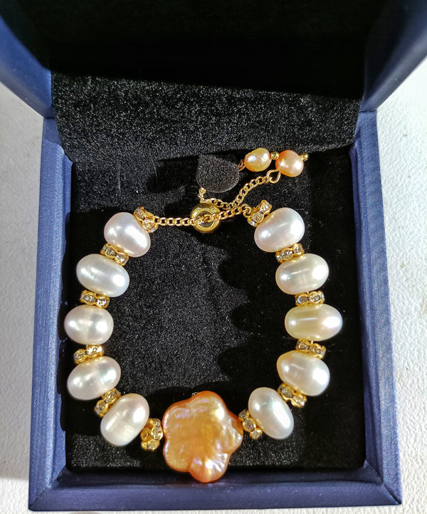 Handmade Fresh water pearls adjustable Bracelet "Aloisia-Rose" - pearlsclam